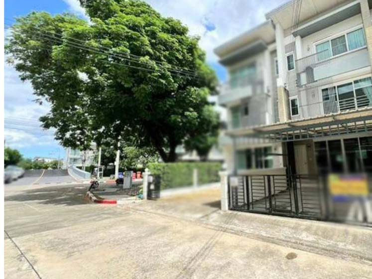 Townhouse in Rama 9 